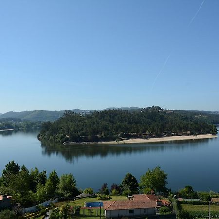 Figurino Do Douro Hotel Melres Luaran gambar