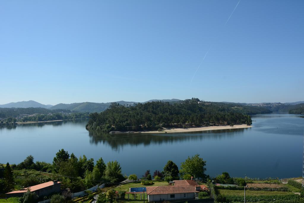 Figurino Do Douro Hotel Melres Luaran gambar